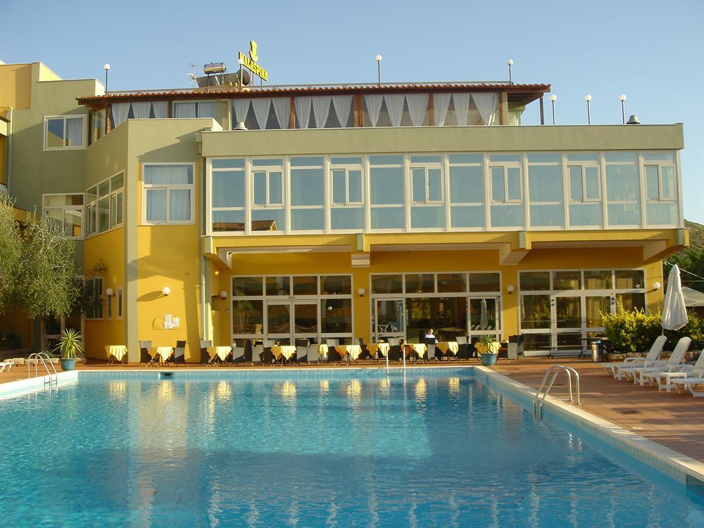 בוסה Club Malaspina מראה חיצוני תמונה